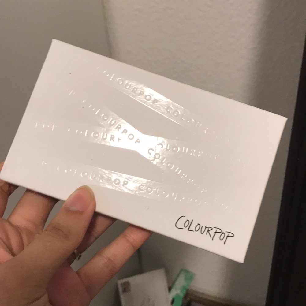 Colourpop knockout palette